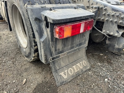 VOLVO Крыло заднее левое задняя часть VOLVO FH13 б/у (вид 3) VOLVO Крыло заднее левое задняя часть VOLVO FH13 б/у (фото, вид 3)