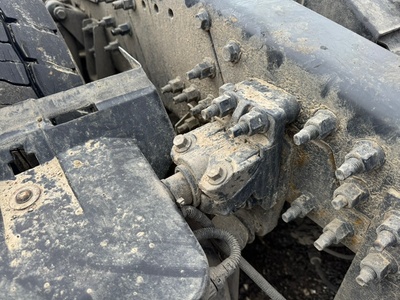 VOLVO Крыло заднее левое задняя часть VOLVO FH13 б/у (вид 6) VOLVO Крыло заднее левое задняя часть VOLVO FH13 б/у (фото, вид 6)