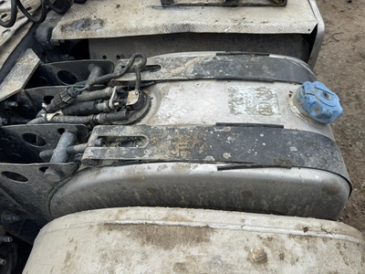 VOLVO Бак для AdBlue VOLVO FH13 б/у (вид 1) VOLVO Бак для AdBlue VOLVO FH13 б/у (фото, вид 1)