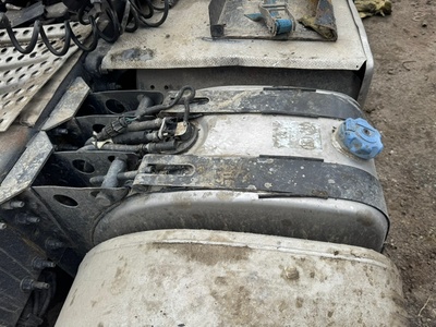 VOLVO Бак для AdBlue VOLVO FH13 б/у (вид 2) VOLVO Бак для AdBlue VOLVO FH13 б/у (фото, вид 2)