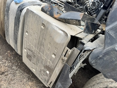 VOLVO Глушитель в сборе VOLVO FH13 б/у (вид 2) VOLVO Глушитель в сборе VOLVO FH13 б/у (фото, вид 2)