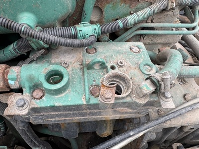 VOLVO Компрессор воздушный VOLVO FH13 б/у (вид 1) VOLVO Компрессор воздушный VOLVO FH13 б/у (фото, вид 1)