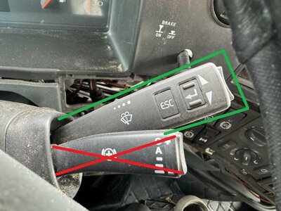 VOLVO Переключатель подрулевой стеклоочистителей VOLVO FH13 б/у (вид 1) VOLVO Переключатель подрулевой стеклоочистителей VOLVO FH13 б/у (фото, вид 1)