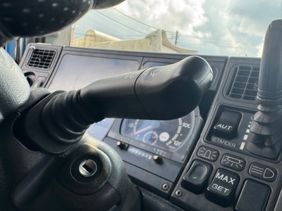 Scania Переключатель подрулевой стеклоочистителей Scania 4-Series б/у (вид 1) Scania Переключатель подрулевой стеклоочистителей Scania 4-Series б/у (фото, вид 1)