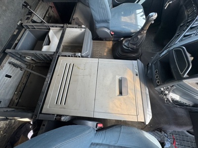 VOLVO Холодильник Volvo FH13 б/у (вид 3) VOLVO Холодильник Volvo FH13 б/у (фото, вид 3)