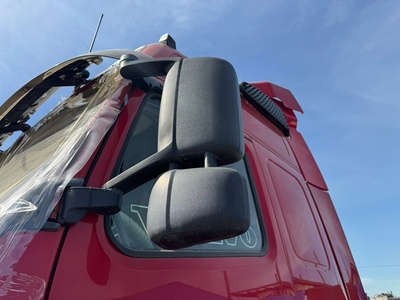 VOLVO Дверь в сборе левая Volvo FH13 б/у (вид 3) VOLVO Дверь в сборе левая Volvo FH13 б/у (фото, вид 3)