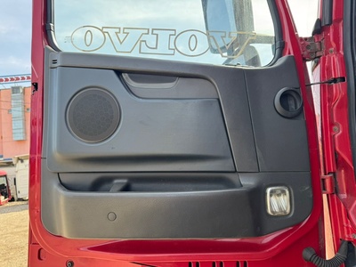 VOLVO Дверь в сборе левая Volvo FH13 б/у (вид 9) VOLVO Дверь в сборе левая Volvo FH13 б/у (фото, вид 9)