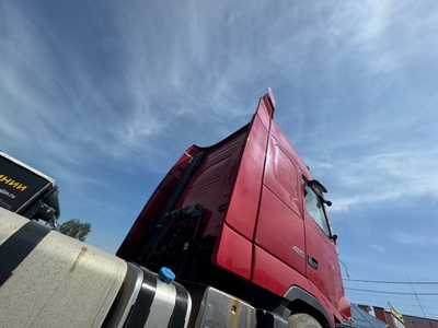 VOLVO Комплект спойлеров кабины Volvo FH13 б/у (вид 2) VOLVO Комплект спойлеров кабины Volvo FH13 б/у (фото, вид 2)