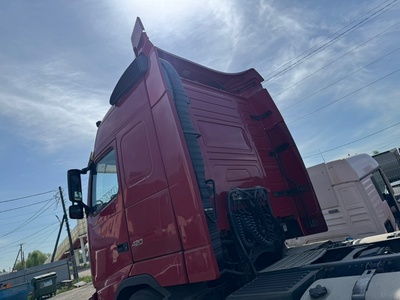 VOLVO Комплект спойлеров кабины Volvo FH13 б/у (вид 4) VOLVO Комплект спойлеров кабины Volvo FH13 б/у (фото, вид 4)