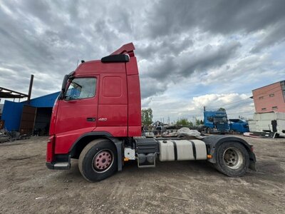 VOLVO Разбираем Volvo FH13 б/у (вид 2) VOLVO Разбираем Volvo FH13 б/у (фото, вид 2)