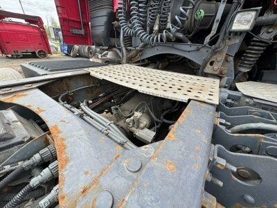 VOLVO Разбираем Volvo FH13 б/у (вид 8) VOLVO Разбираем Volvo FH13 б/у (фото, вид 8)