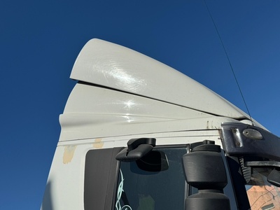 Iveco Спойлер кабины верхний Iveco Stralis б/у (вид 2) Iveco Спойлер кабины верхний Iveco Stralis б/у (фото, вид 2)