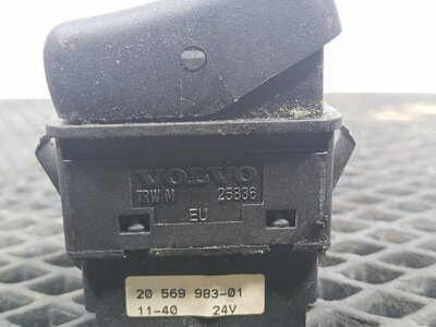 VOLVO Кнопка автономного отопления кабины VOLVO FH13 б/у (вид 3) VOLVO Кнопка автономного отопления кабины VOLVO FH13 б/у (фото, вид 3)