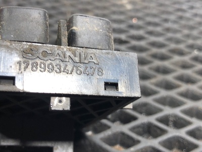 Scania Пульт управления автономным отопителем Scania б/у (вид 4) Scania Пульт управления автономным отопителем Scania б/у (фото, вид 4)