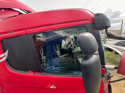 Scania Дверь в сборе правая Scania P360 б/у (вид 3) Scania Дверь в сборе правая Scania P360 б/у (фото, вид 3)