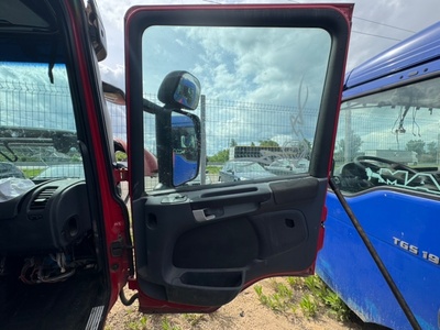Scania Дверь в сборе правая Scania P360 б/у (вид 5) Scania Дверь в сборе правая Scania P360 б/у (фото, вид 5)