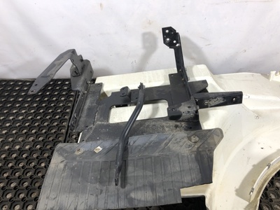 KAMAZ Корпус подножек правый Камаз К5 54901 б/у (вид 7) KAMAZ Корпус подножек правый Камаз К5 54901 б/у (фото, вид 7)