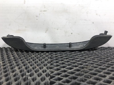 VOLVO Накладка наружной ручки капота VOLVO FH13 б/у (вид 3) VOLVO Накладка наружной ручки капота VOLVO FH13 б/у (фото, вид 3)