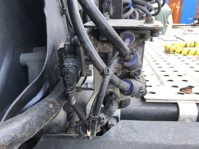 VOLVO Кран управления тормозами прицепа Volvo FH4 б/у (вид 2) VOLVO Кран управления тормозами прицепа Volvo FH4 б/у (фото, вид 2)