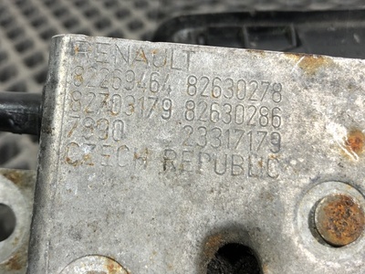 Renault Замок инструментального ящика RENAULT T б/у (вид 5) Renault Замок инструментального ящика RENAULT T б/у (фото, вид 5)