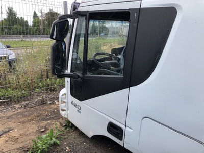 Iveco Дверь в сборе левая Iveco Stralis б/у (вид 1) Iveco Дверь в сборе левая Iveco Stralis б/у (фото, вид 1)