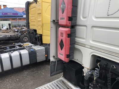 DAF Комплект спойлеров кабины DAF XF106 б/у (вид 7) DAF Комплект спойлеров кабины DAF XF106 б/у (фото, вид 7)