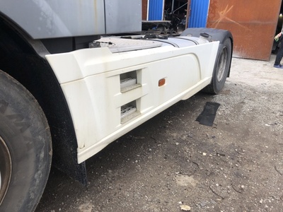 DAF Спойлеры шасси межосевые DAF XF106 б/у (вид 2) DAF Спойлеры шасси межосевые DAF XF106 б/у (фото, вид 2)