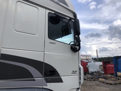 DAF Дверь в сборе правая DAF XF106 б/у (вид 2) DAF Дверь в сборе правая DAF XF106 б/у (фото, вид 2)