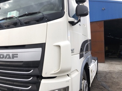 DAF Дефлектор кабины левый DAF XF106 б/у (вид 1) DAF Дефлектор кабины левый DAF XF106 б/у (фото, вид 1)