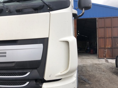 DAF Дефлектор кабины левый DAF XF106 б/у (вид 2) DAF Дефлектор кабины левый DAF XF106 б/у (фото, вид 2)