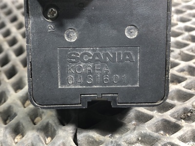 Scania Блок включения фар Scania G380 б/у (вид 2) Scania Блок включения фар Scania G380 б/у (фото, вид 2)