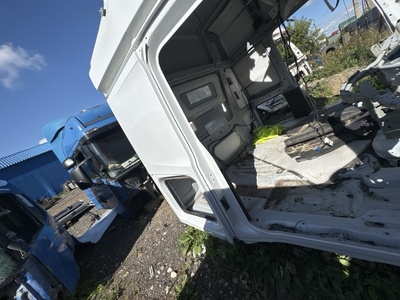 KAMAZ Каркас кабины под распил Камаз К5 54901 б/у (вид 15) KAMAZ Каркас кабины под распил Камаз К5 54901 б/у (фото, вид 15)