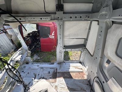 KAMAZ Каркас кабины под распил Камаз К5 54901 б/у (вид 16) KAMAZ Каркас кабины под распил Камаз К5 54901 б/у (фото, вид 16)