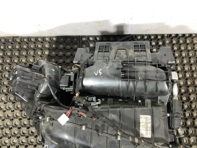 VOLVO Отопитель в сборе Volvo FH4 б/у (вид 3) VOLVO Отопитель в сборе Volvo FH4 б/у (фото, вид 3)