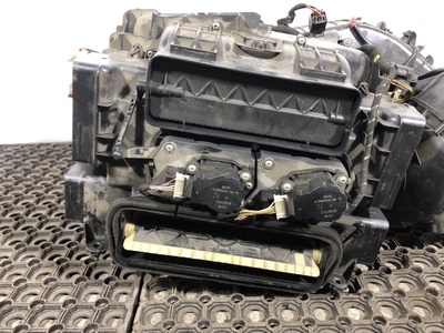 VOLVO Отопитель в сборе Volvo FH4 б/у (вид 9) VOLVO Отопитель в сборе Volvo FH4 б/у (фото, вид 9)