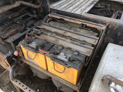 VOLVO Короб аккумулятора Volvo FH13 б/у (вид 2) VOLVO Короб аккумулятора Volvo FH13 б/у (фото, вид 2)