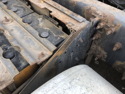 VOLVO Короб аккумулятора Volvo FH13 б/у (вид 4) VOLVO Короб аккумулятора Volvo FH13 б/у (фото, вид 4)