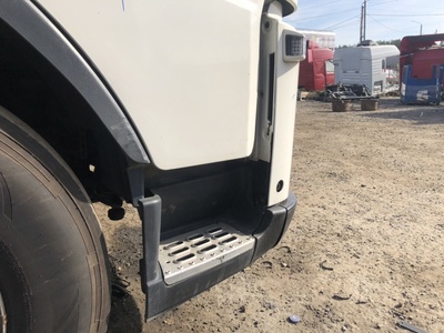 VOLVO Бампер передний в сборе (ноускат) Volvo FH13 б/у (вид 7) VOLVO Бампер передний в сборе (ноускат) Volvo FH13 б/у (фото, вид 7)