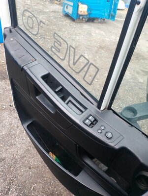 Iveco Дверь в сборе левая Iveco Stralis б/у (вид 4) Iveco Дверь в сборе левая Iveco Stralis б/у (фото, вид 4)