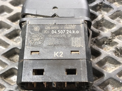 KAMAZ Кнопка холодильника Камаз К5 54901 б/у (вид 5) KAMAZ Кнопка холодильника Камаз К5 54901 б/у (фото, вид 5)