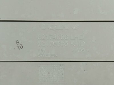 VOLVO Вещевой ящик левый малый Volvo FH4 б/у (вид 6) VOLVO Вещевой ящик левый малый Volvo FH4 б/у (фото, вид 6)