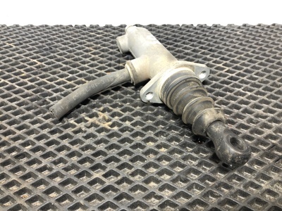 DAF Главный цилиндр сцепления DAF XF105 б/у DAF Главный цилиндр сцепления DAF XF105 б/у (фото)