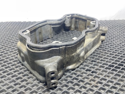 Scania Проставка клапанной крышки Scania б/у Scania Проставка клапанной крышки Scania б/у (фото)