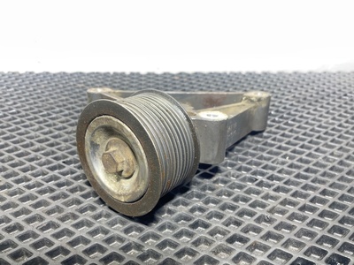 Scania Ролик промежуточный Scania б/у Scania Ролик промежуточный Scania б/у (фото)