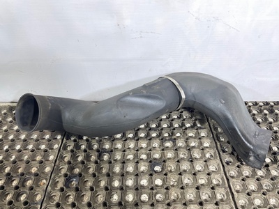 Scania Патрубок воздушного фильтра Scania б/у Scania Патрубок воздушного фильтра Scania б/у (фото)