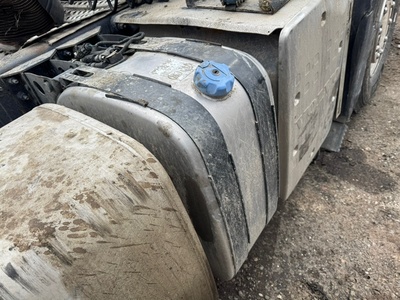 VOLVO Бак для AdBlue VOLVO FH13 б/у VOLVO Бак для AdBlue VOLVO FH13 б/у (фото)