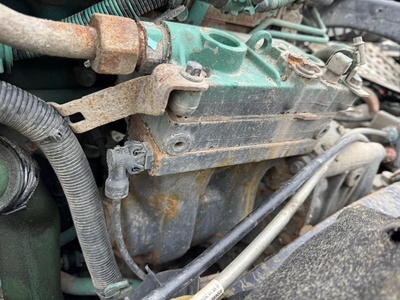 VOLVO Компрессор воздушный VOLVO FH13 б/у VOLVO Компрессор воздушный VOLVO FH13 б/у (фото)