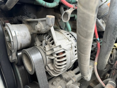 VOLVO Генератор 120А VOLVO FH13 б/у VOLVO Генератор 120А VOLVO FH13 б/у (фото)