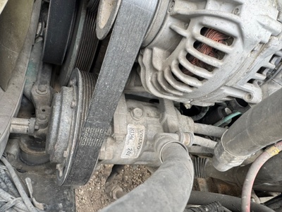 VOLVO Компрессор кондиционера VOLVO FH13 б/у VOLVO Компрессор кондиционера VOLVO FH13 б/у (фото)