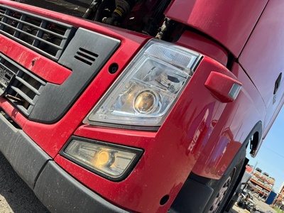VOLVO Фара левая Volvo FH13 б/у VOLVO Фара левая Volvo FH13 б/у (фото)